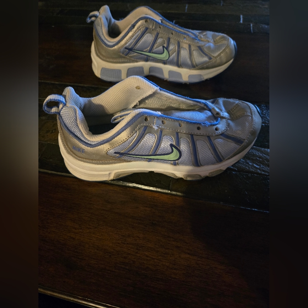 2 Youth Nike White and Light Blue Athletic Shoes No Shoe Strings. See Photos